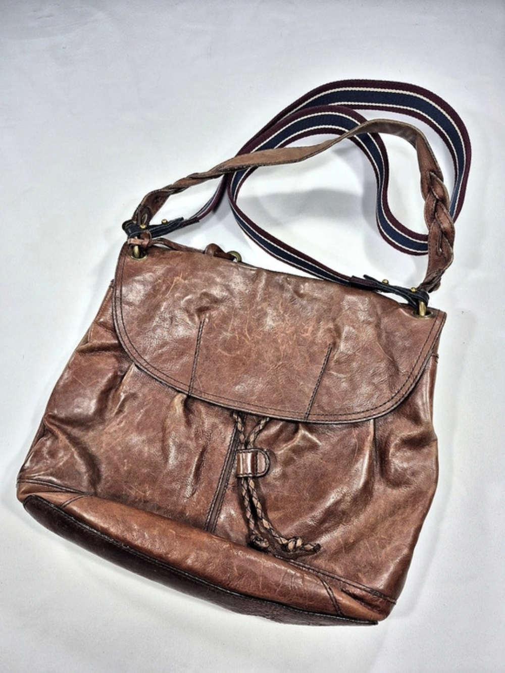 Fossil 9363 Vintage Style Leather Shoulder Bag in Brown